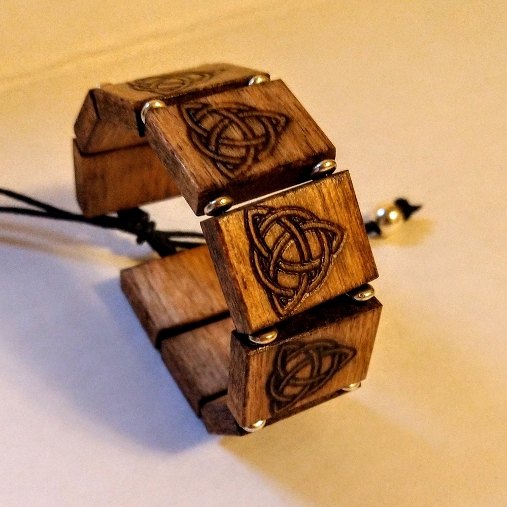Celtic knot engraved tile slip cord bracelet